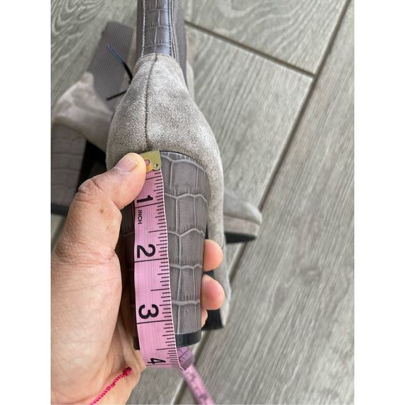 DONALD J. PLINER Labell Platform Suede Bootie Size 7.5 NEW - Picture 9 of 10